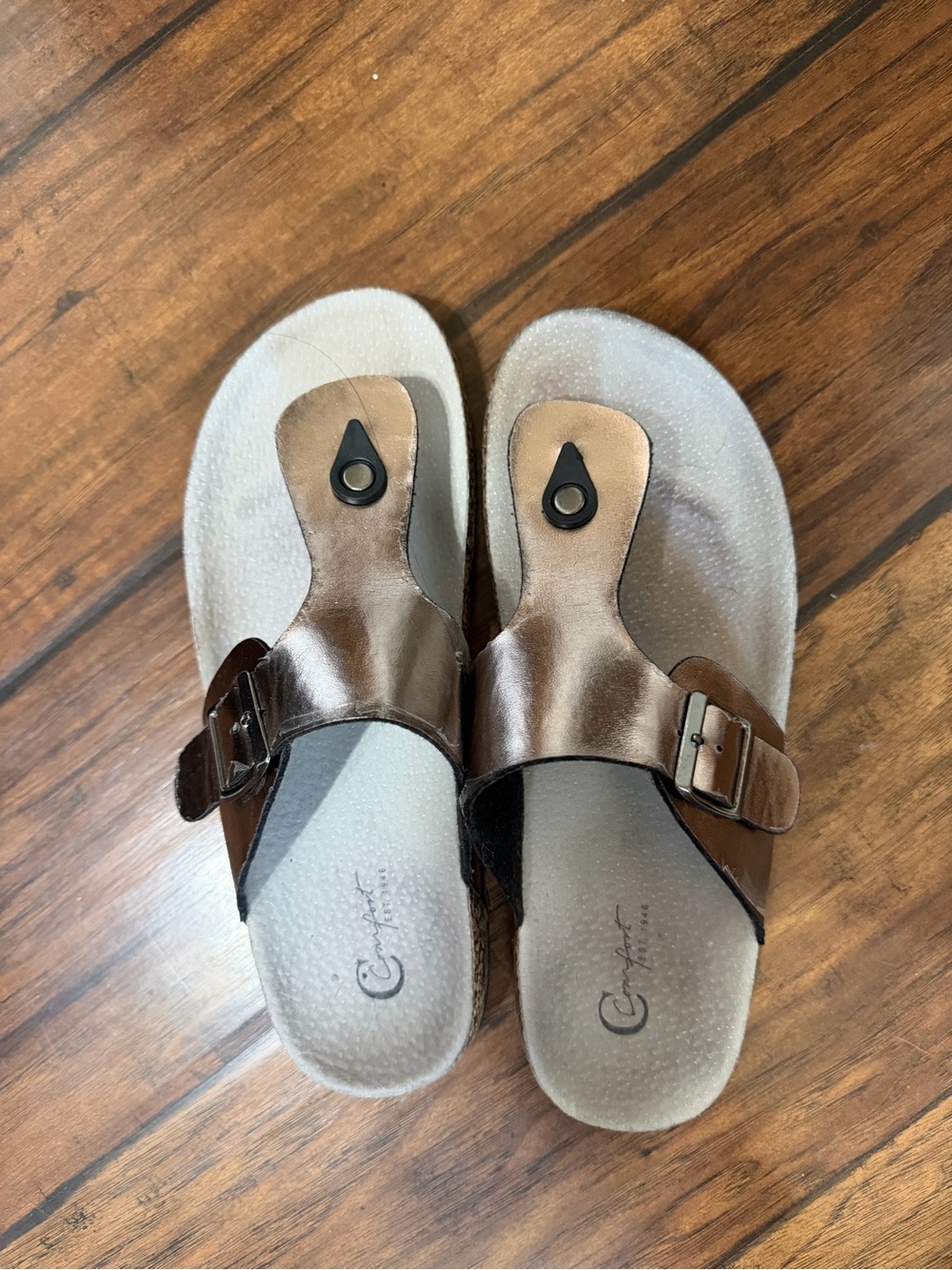 Comfort est 1946 Sandals Women’s size 9